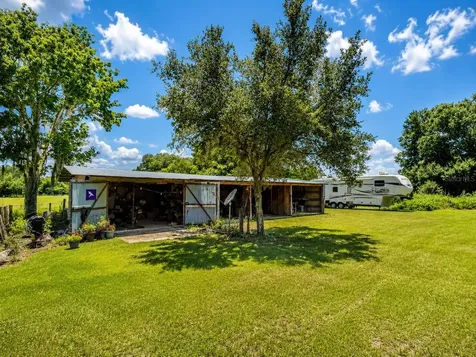 13691 S Highway 25 Eastlake Weir FL 32133