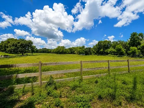 13691 S Highway 25 Eastlake Weir FL 32133