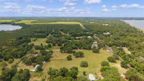 13691 S Highway 25 Eastlake Weir FL 32133
