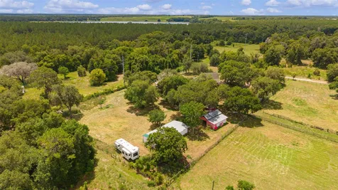 13691 S Highway 25 Eastlake Weir FL 32133