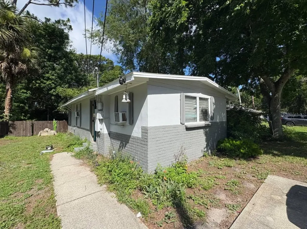 1620 Selma Avenue Daytona Beach FL 32117