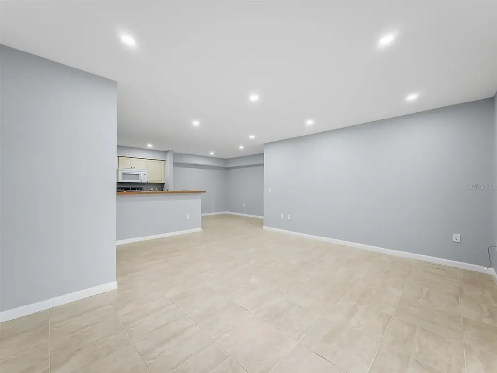 9481 Highland Oak Drive Tampa FL 33647
