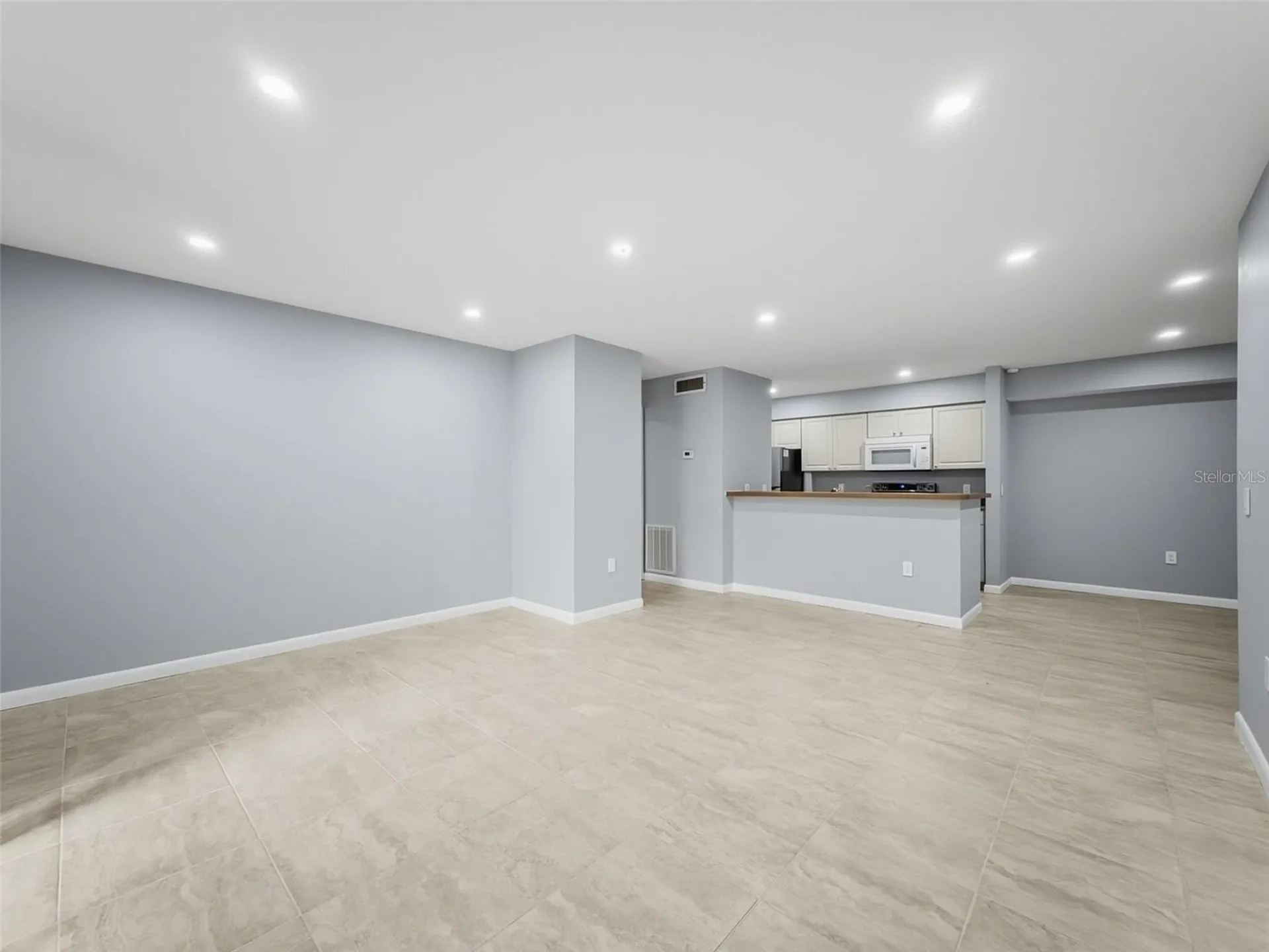 9481 Highland Oak Drive Tampa FL 33647