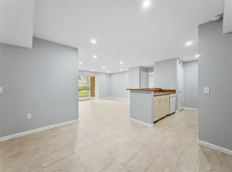 9481 Highland Oak Drive Tampa FL 33647