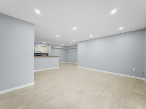 9481 Highland Oak Drive Tampa FL 33647