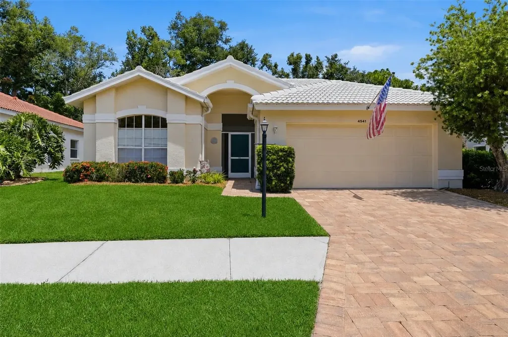 4541 Del Sol Boulevard S Sarasota FL 34243