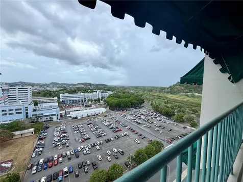10 Cond. The Towers At Plaza Santa Cruz Calle 10 Bayamon PR 00956