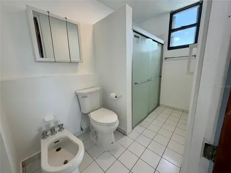 10 Cond. The Towers At Plaza Santa Cruz Calle 10 Bayamon PR 00956