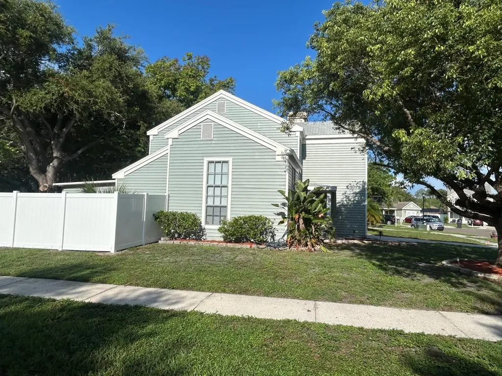 5102 Peachgreen Court Tampa FL 33624