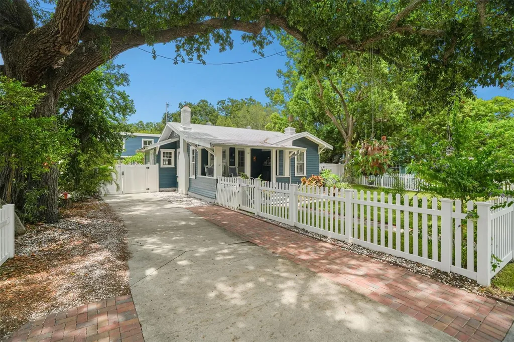 636 Wilkie Street Dunedin FL 34698