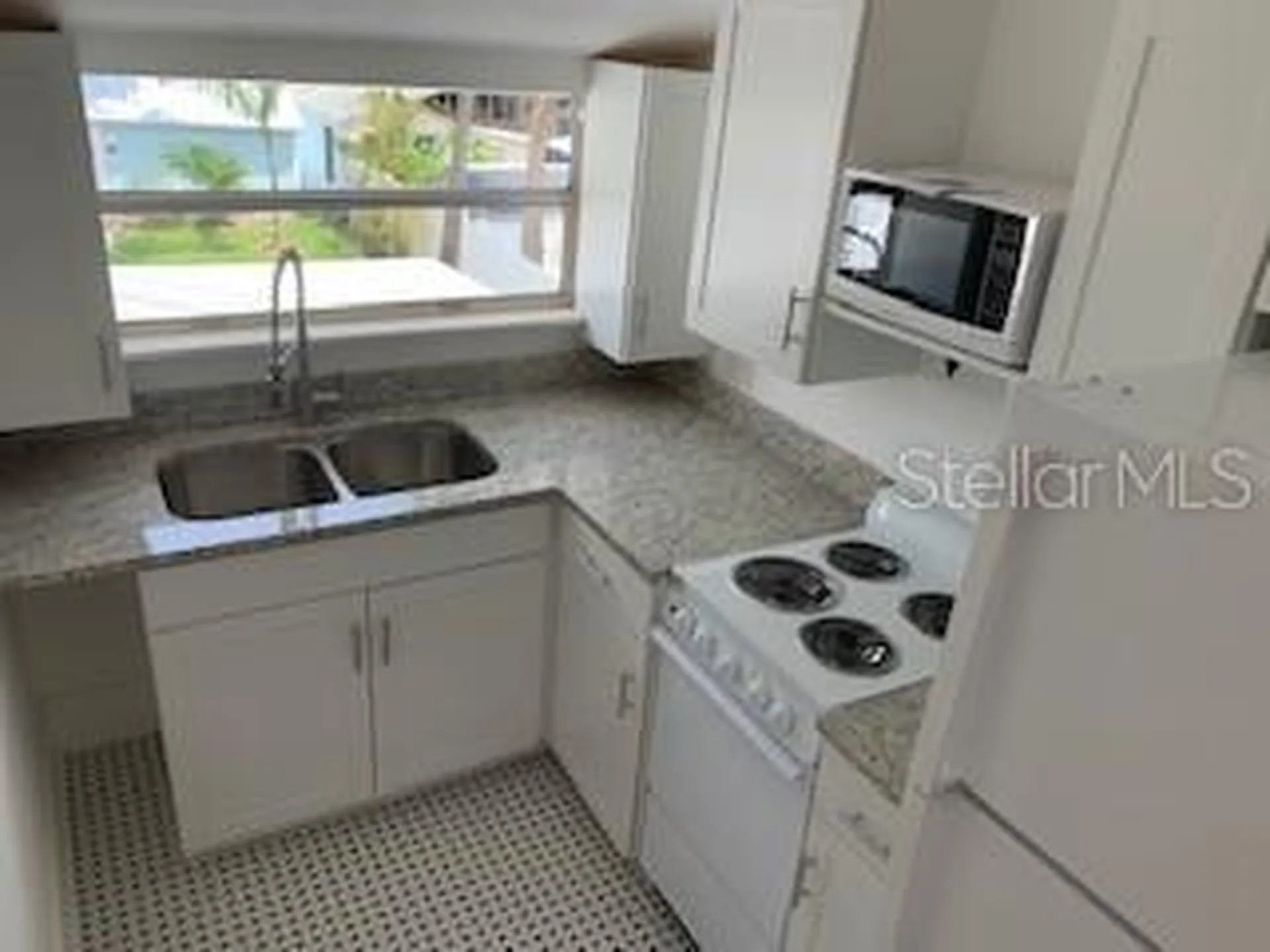 305 Mary Avenue New Smyrna Beach FL 32168