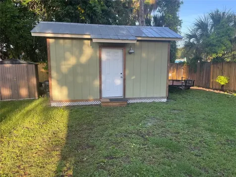 305 Mary Avenue New Smyrna Beach FL 32168