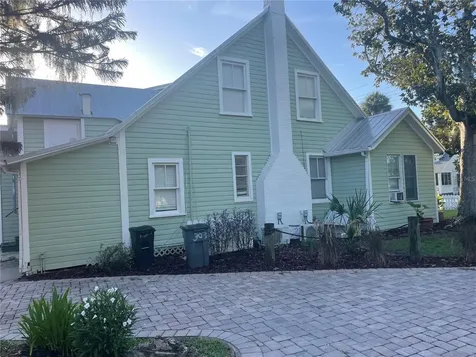 305 Mary Avenue New Smyrna Beach FL 32168
