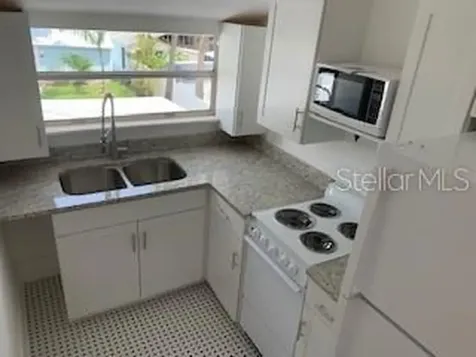 305 Mary Avenue New Smyrna Beach FL 32168