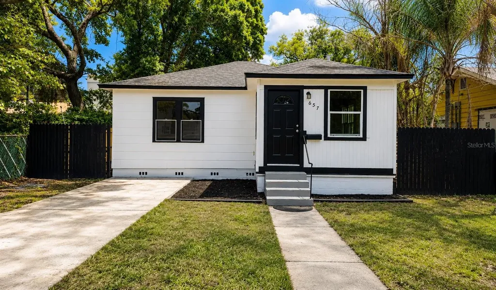 657 15th Avenue S St Petersburg FL 33701