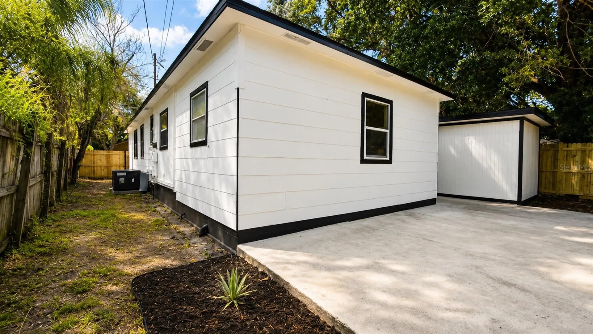 657 15th Avenue S St Petersburg FL 33701