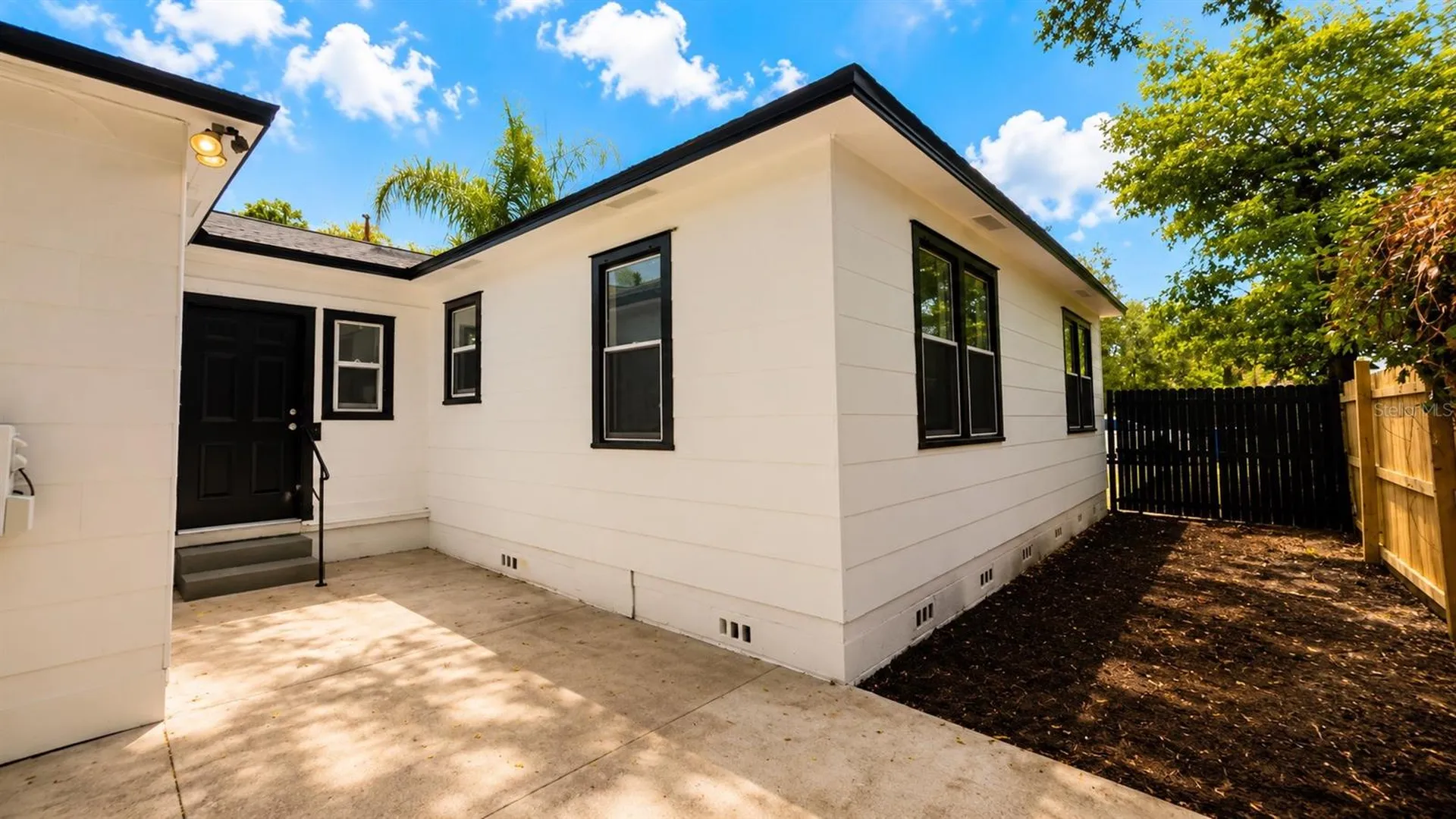 657 15th Avenue S St Petersburg FL 33701
