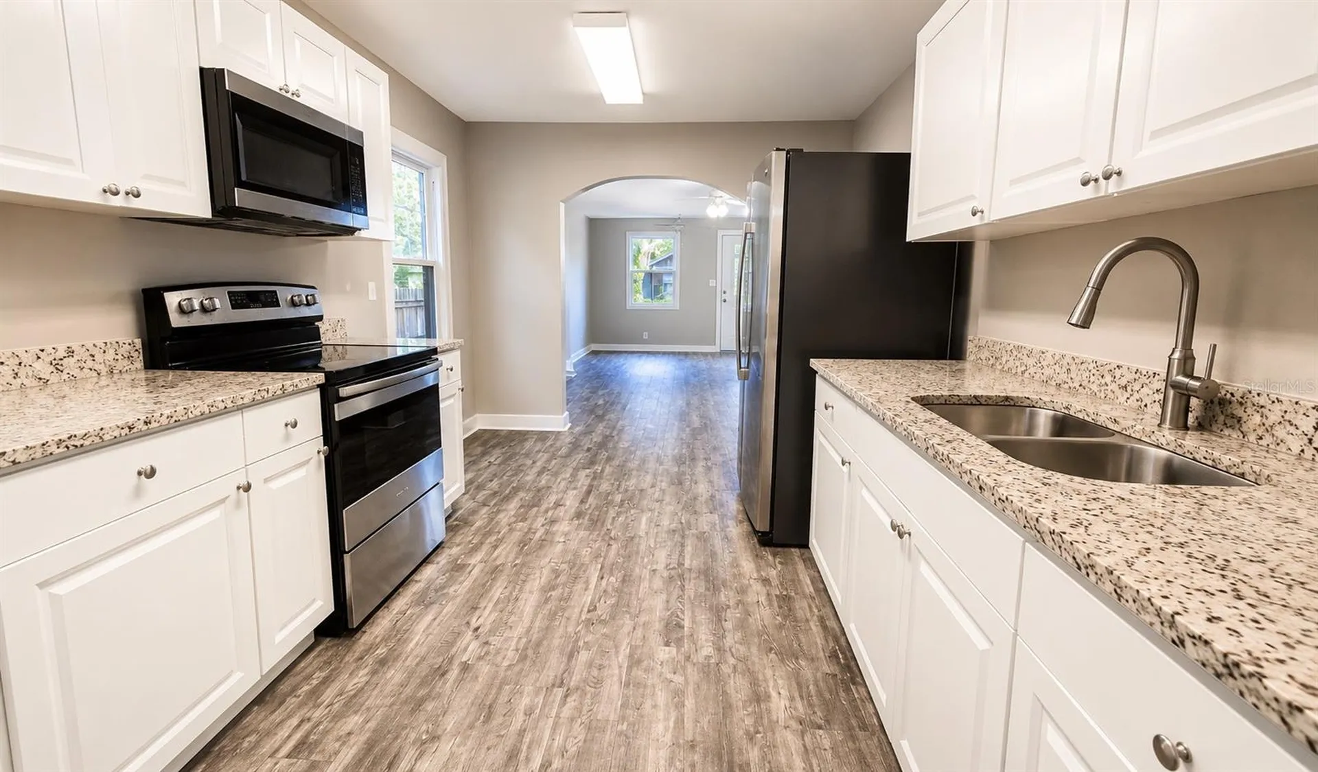 657 15th Avenue S St Petersburg FL 33701