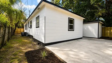 657 15th Avenue S St Petersburg FL 33701