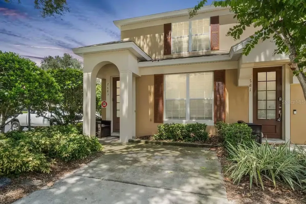 7683 Fitzclarence Street Kissimmee FL 34747