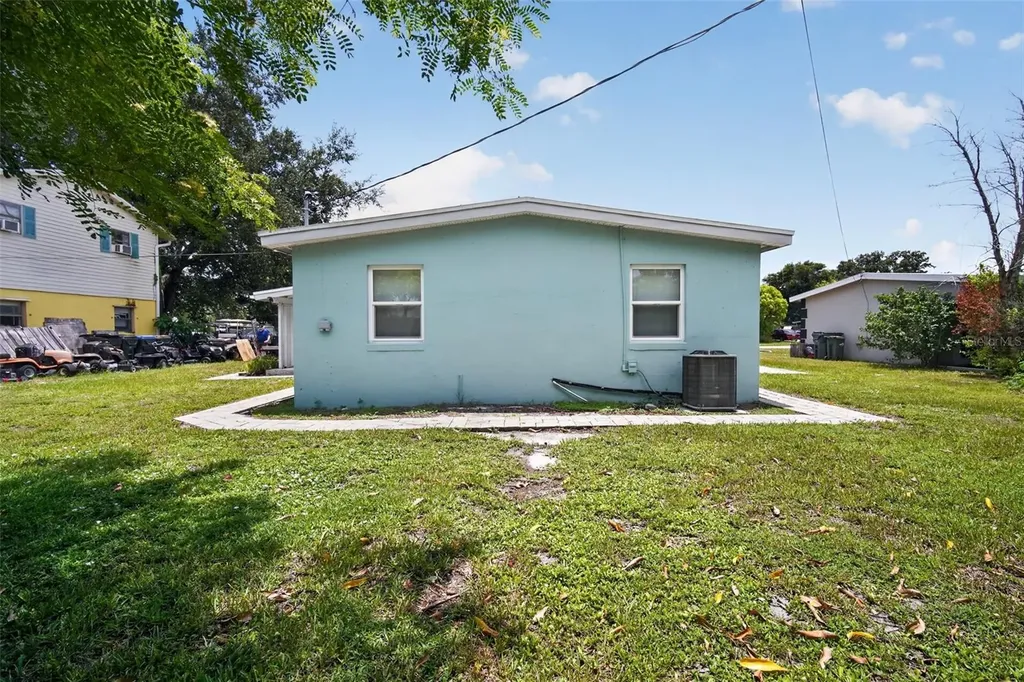 6115 Freemont Street North Port FL 34287