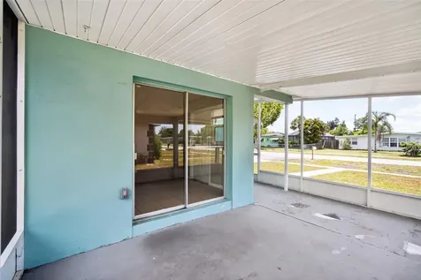6115 Freemont Street North Port FL 34287