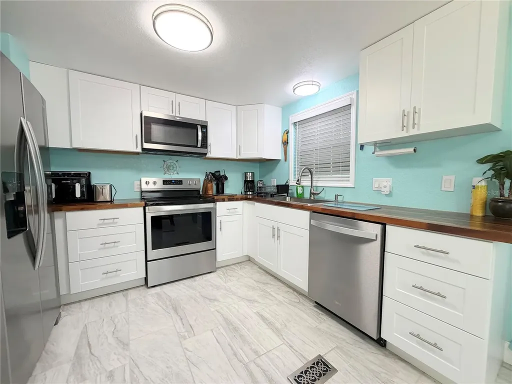 1590 S Palm Avenue Homosassa FL 34448