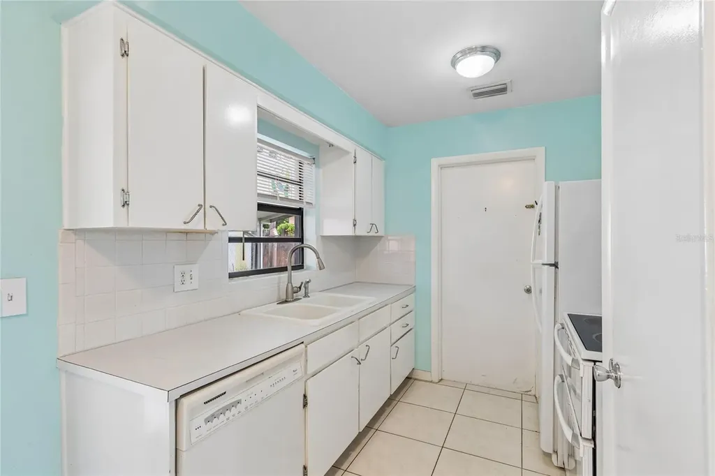 8900 59th Way Pinellas Park FL 33782