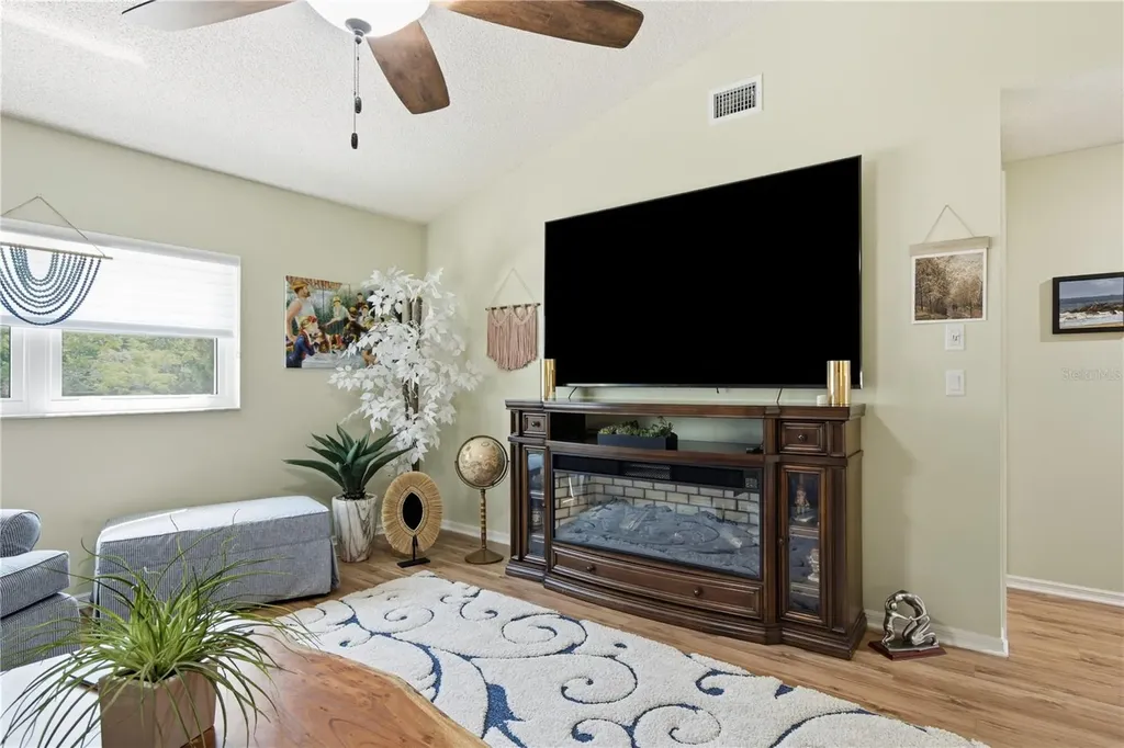 302 Buckingham Place Palm Harbor FL 34684