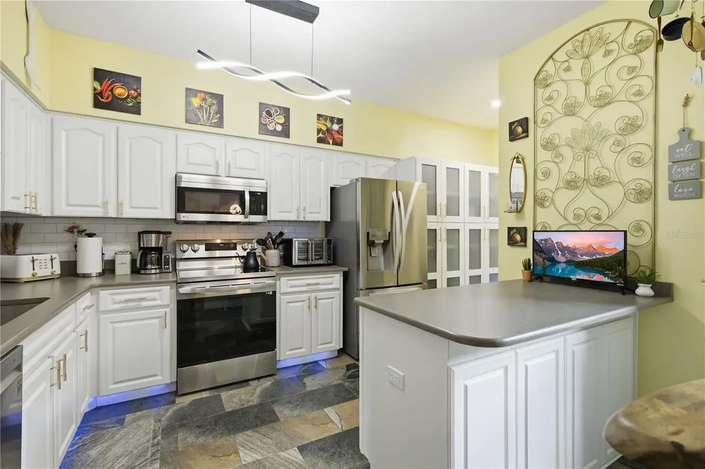 302 Buckingham Place Palm Harbor FL 34684