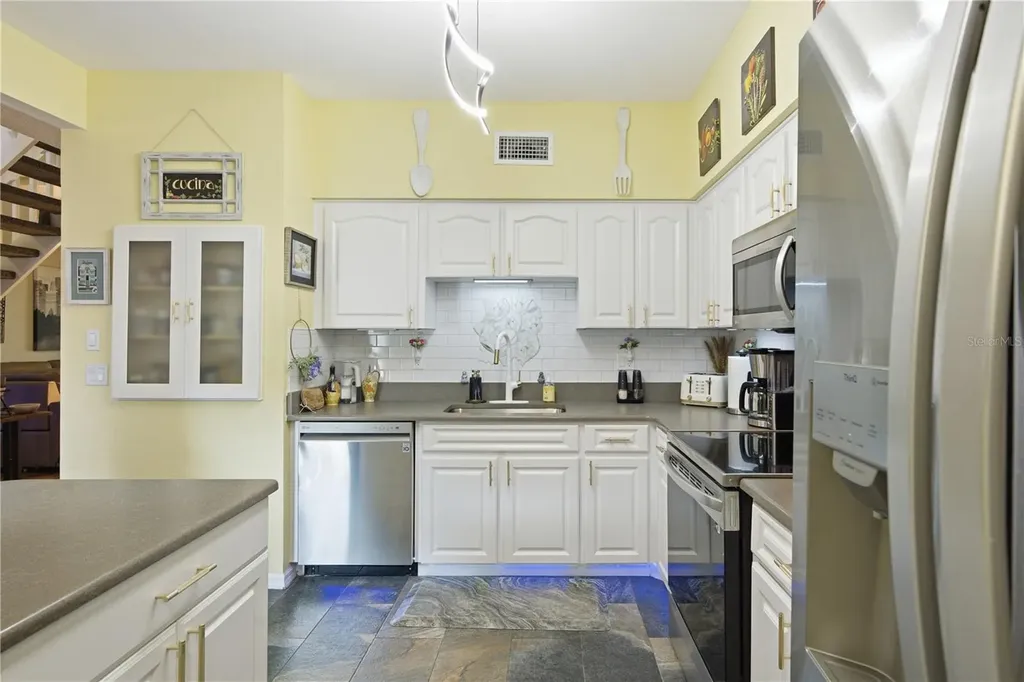 302 Buckingham Place Palm Harbor FL 34684