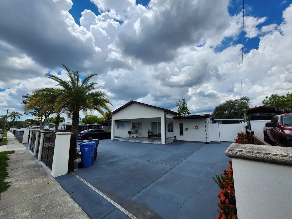 7514 Paradise Place Tampa FL 33619