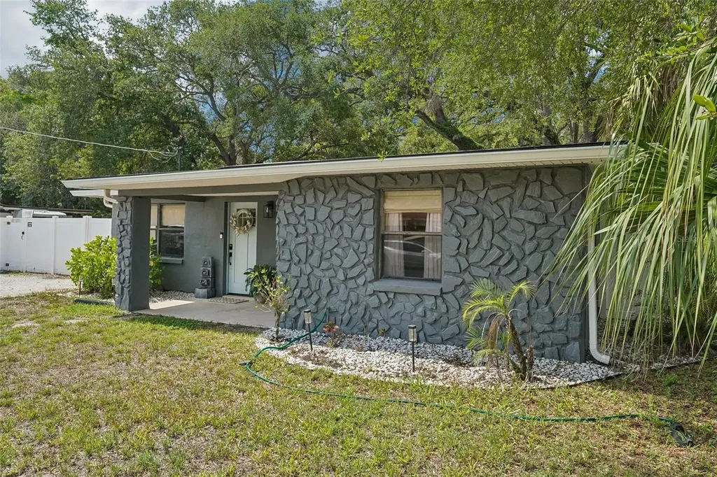 2934 W Ellis Drive Tampa FL 33611