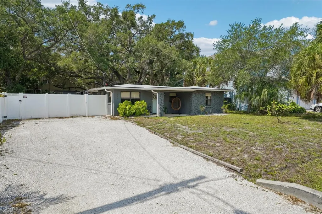 2934 W Ellis Drive Tampa FL 33611