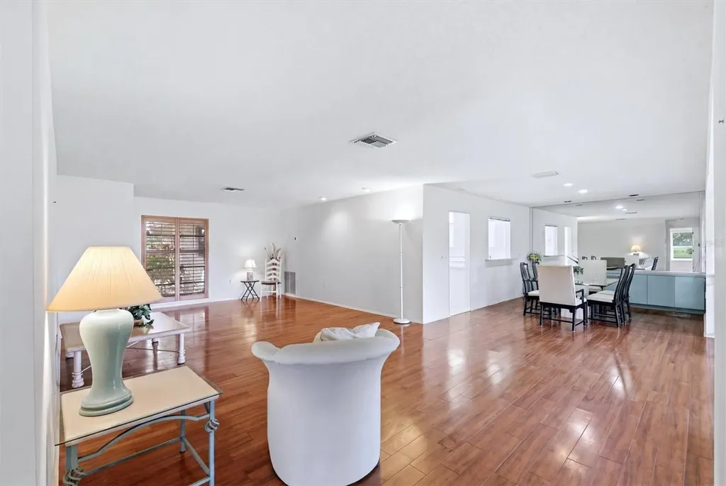 5451 Golf Pointe Drive Sarasota FL 34243
