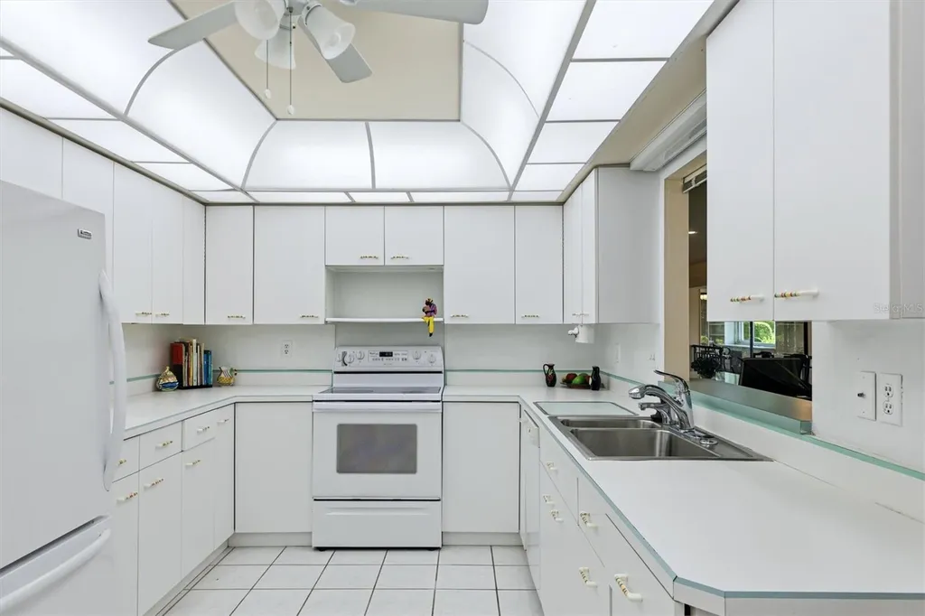5451 Golf Pointe Drive Sarasota FL 34243