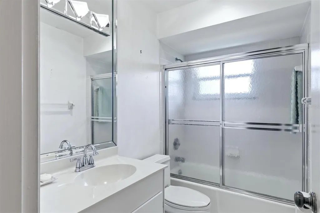 5451 Golf Pointe Drive Sarasota FL 34243
