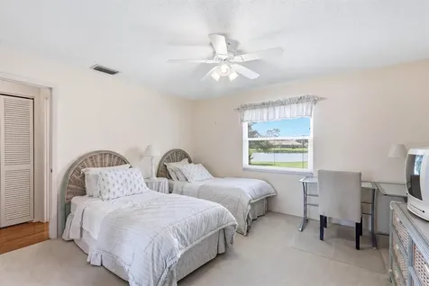 5451 Golf Pointe Drive Sarasota FL 34243