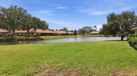 5451 Golf Pointe Drive Sarasota FL 34243