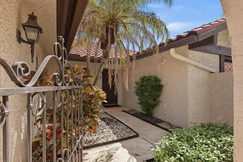 5451 Golf Pointe Drive Sarasota FL 34243