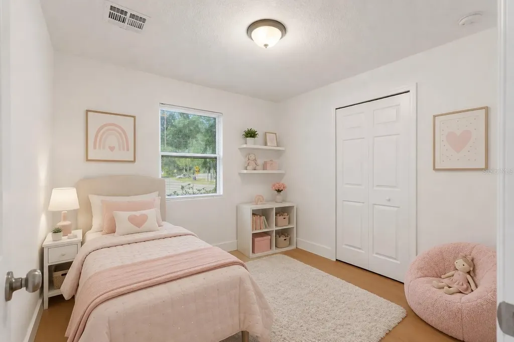 5557 Cleveland Road Jacksonville FL 32209