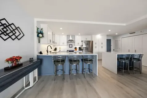 400 Island Way Clearwater Beach FL 33767