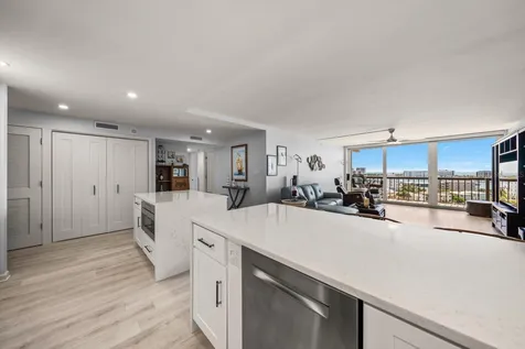 400 Island Way Clearwater Beach FL 33767