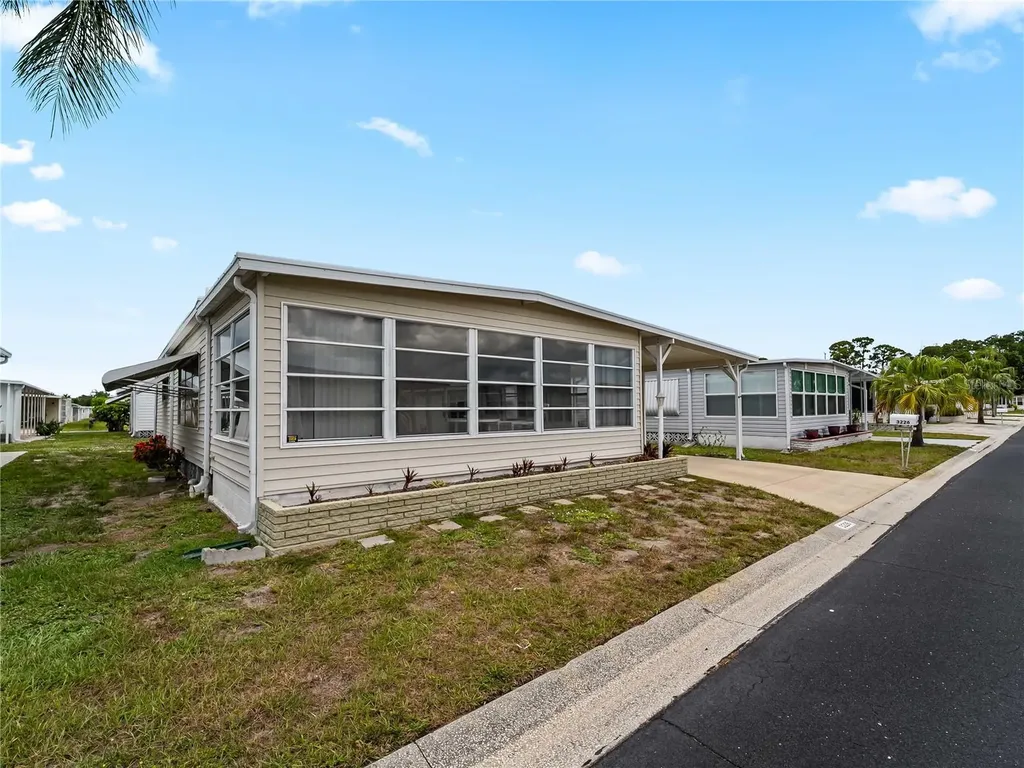 3226 Sweet Bay Terrace Sarasota FL 34237