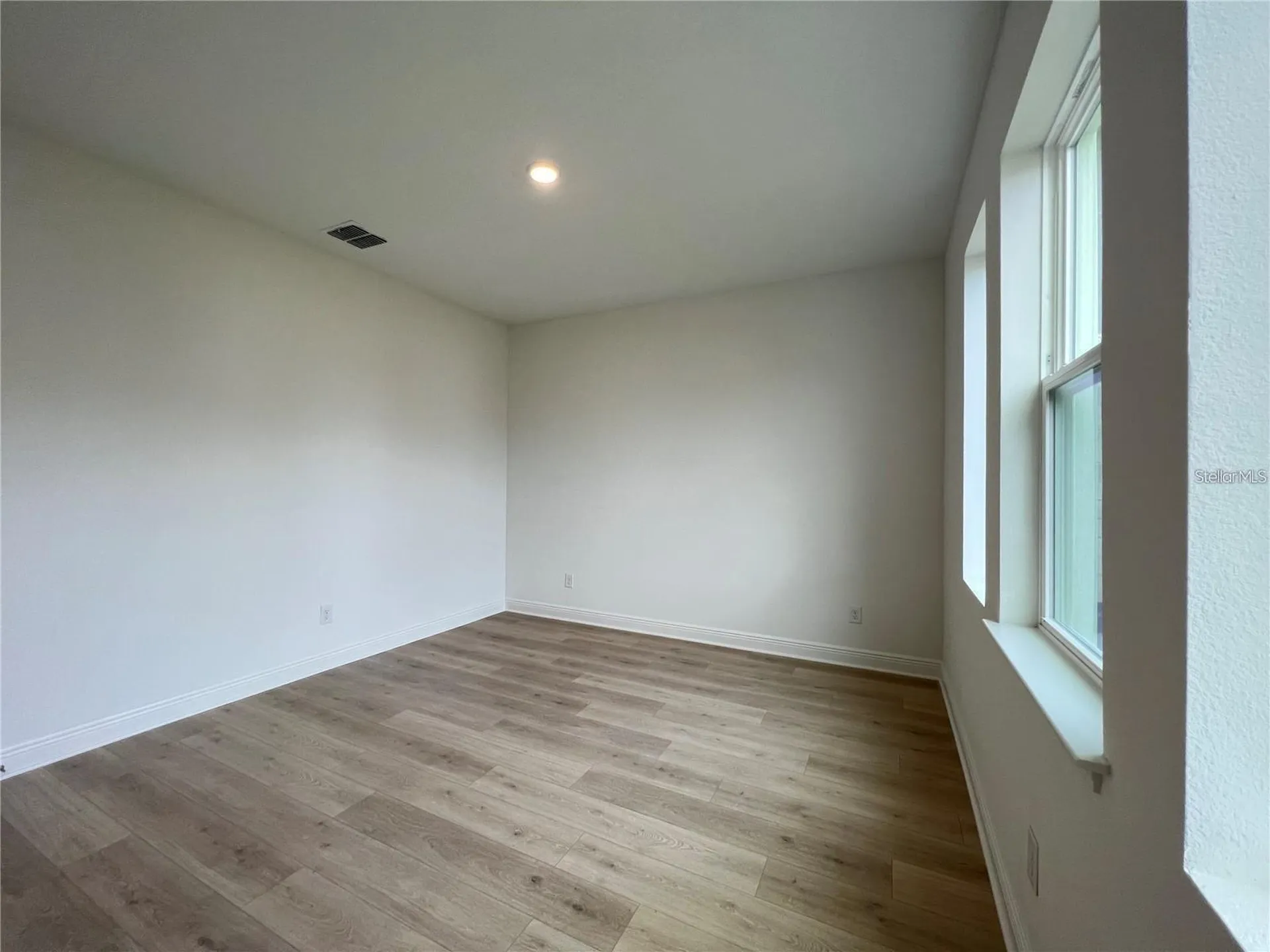 19141 Planetree Street Orlando FL 32827