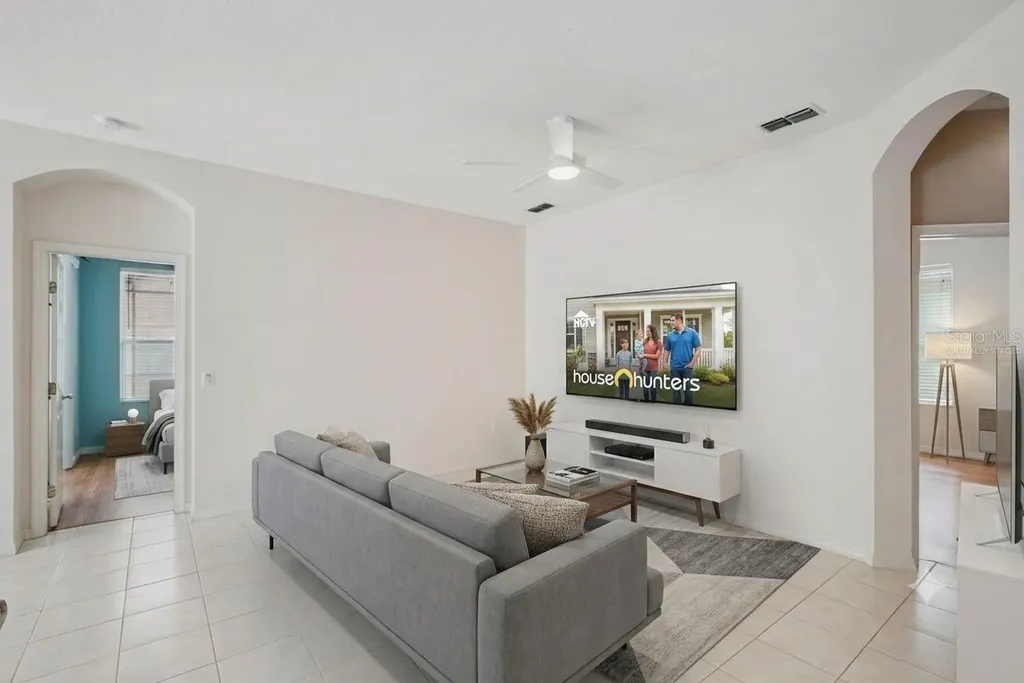 223 Easton Circle Oviedo FL 32765