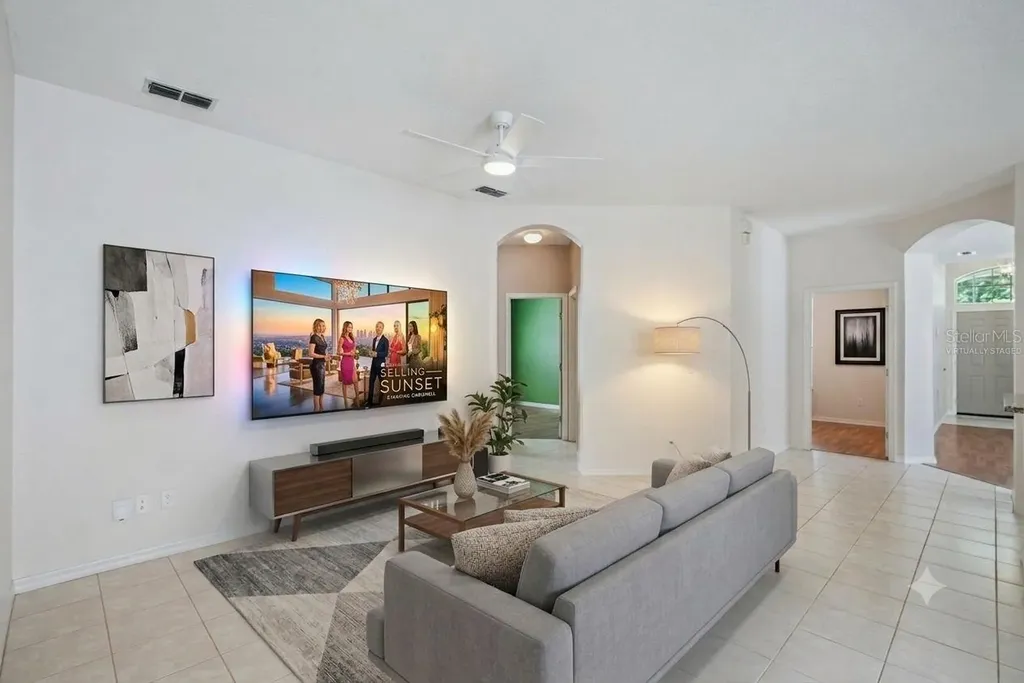 223 Easton Circle Oviedo FL 32765