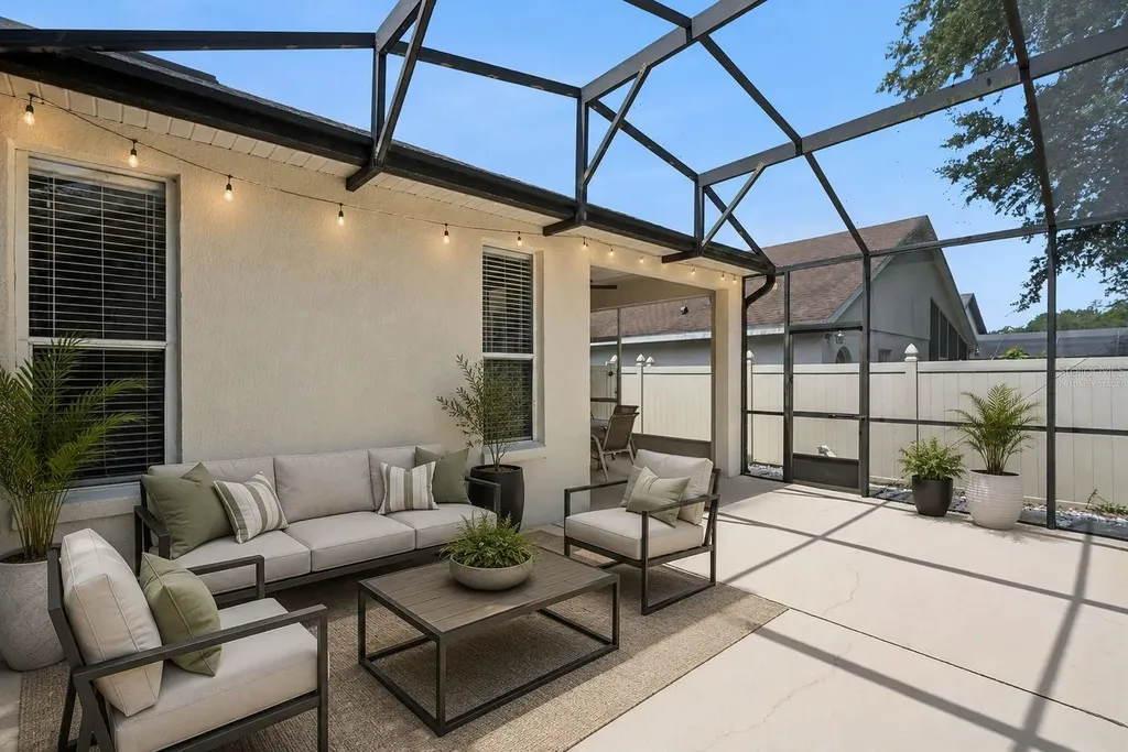 223 Easton Circle Oviedo FL 32765
