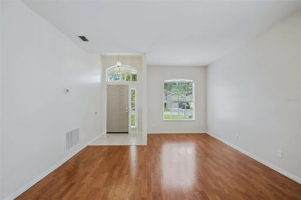 223 Easton Circle Oviedo FL 32765