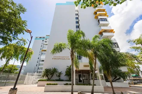801 José M. Tartak Avenue Carolina PR 00979